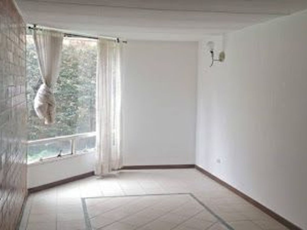 Apartamento de 3 alcobas en venta en Cedritos, Bogotá, 70 m² · foto 3 de 20