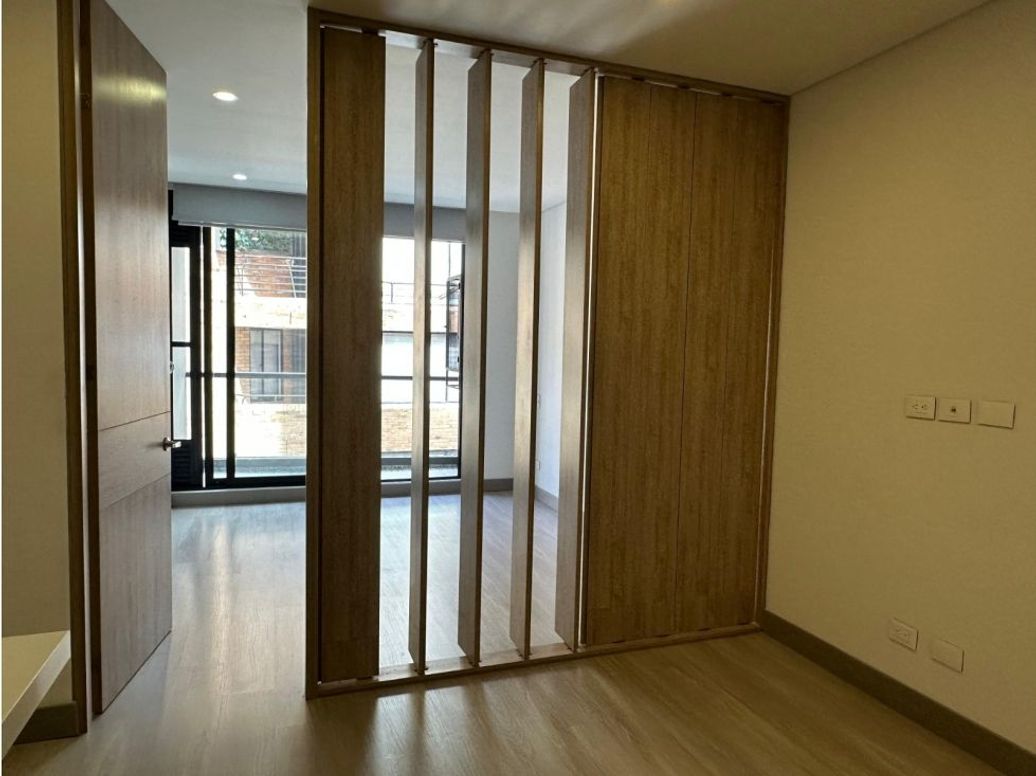 Apartaestudio en venta en Bella Suiza, Bogotá, 58 m² · foto 2 de 10