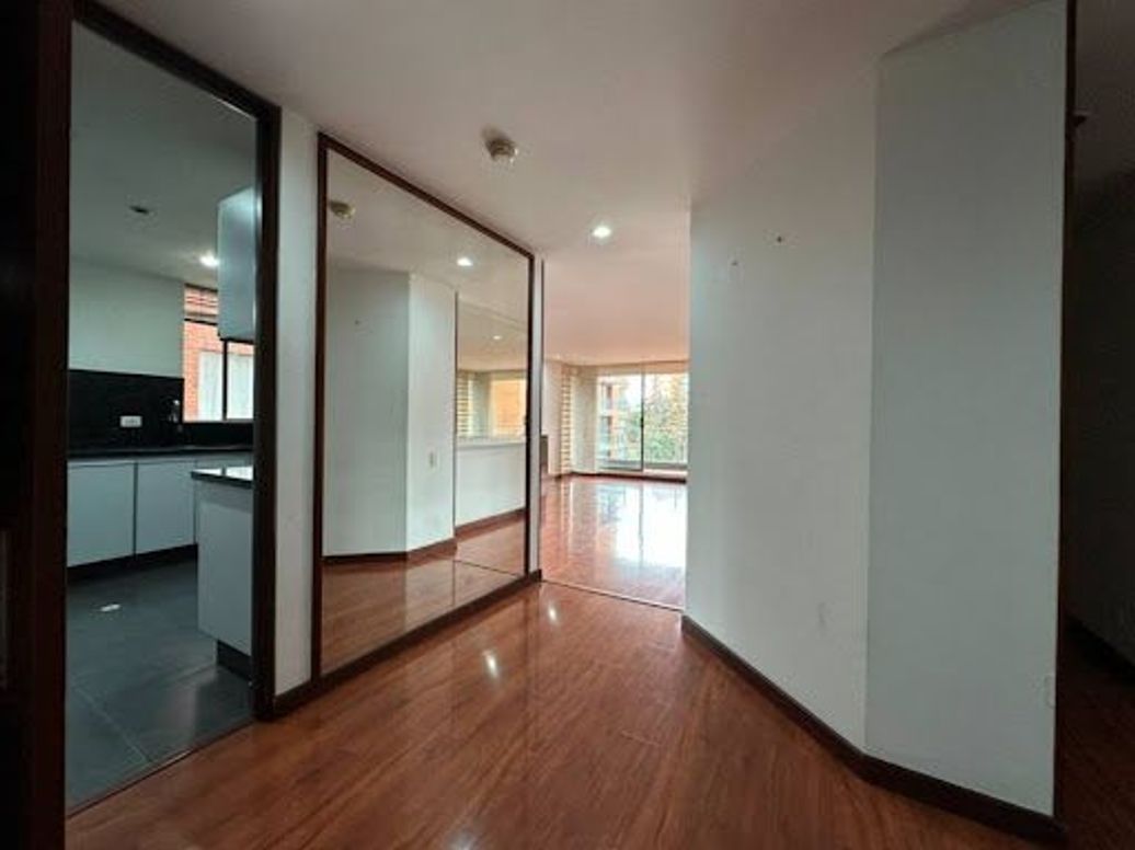 Apartamento de 3 alcobas en venta en Ciudad Salitre, Bogotá, 138 m² · foto 9 de 20