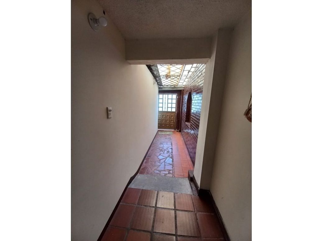 Casa de 6 alcobas en venta en Puente Aranda, Bogotá, 127 m² · foto 6 de 20