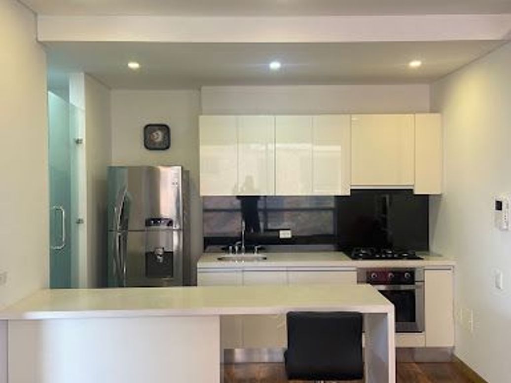 Apartamento de 1 alcoba en arriendo en Chico Navarra, Bogotá, 70 m² · foto 8 de 18
