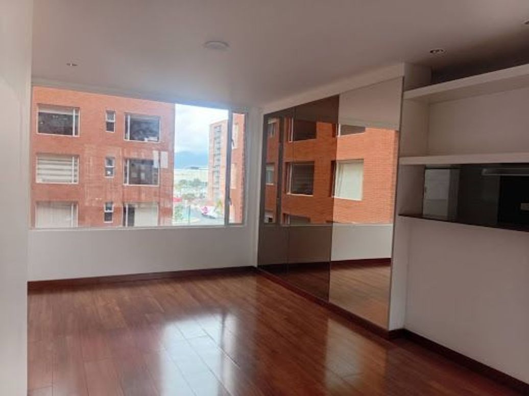 Apartamento de 3 alcobas en venta en La Felicidad, Bogotá, 140 m² · foto 4 de 17