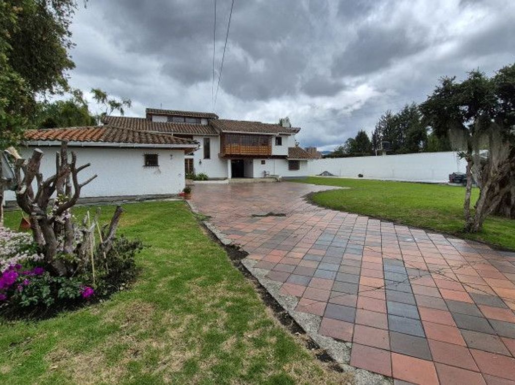 Casa de 4 alcobas en venta en San José De Bavaria, Bogotá, 1017 m² · foto 3 de 9