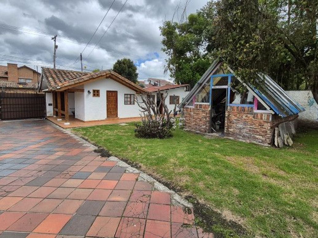 Casa de 4 alcobas en venta en San José De Bavaria, Bogotá, 1017 m² · foto 4 de 9