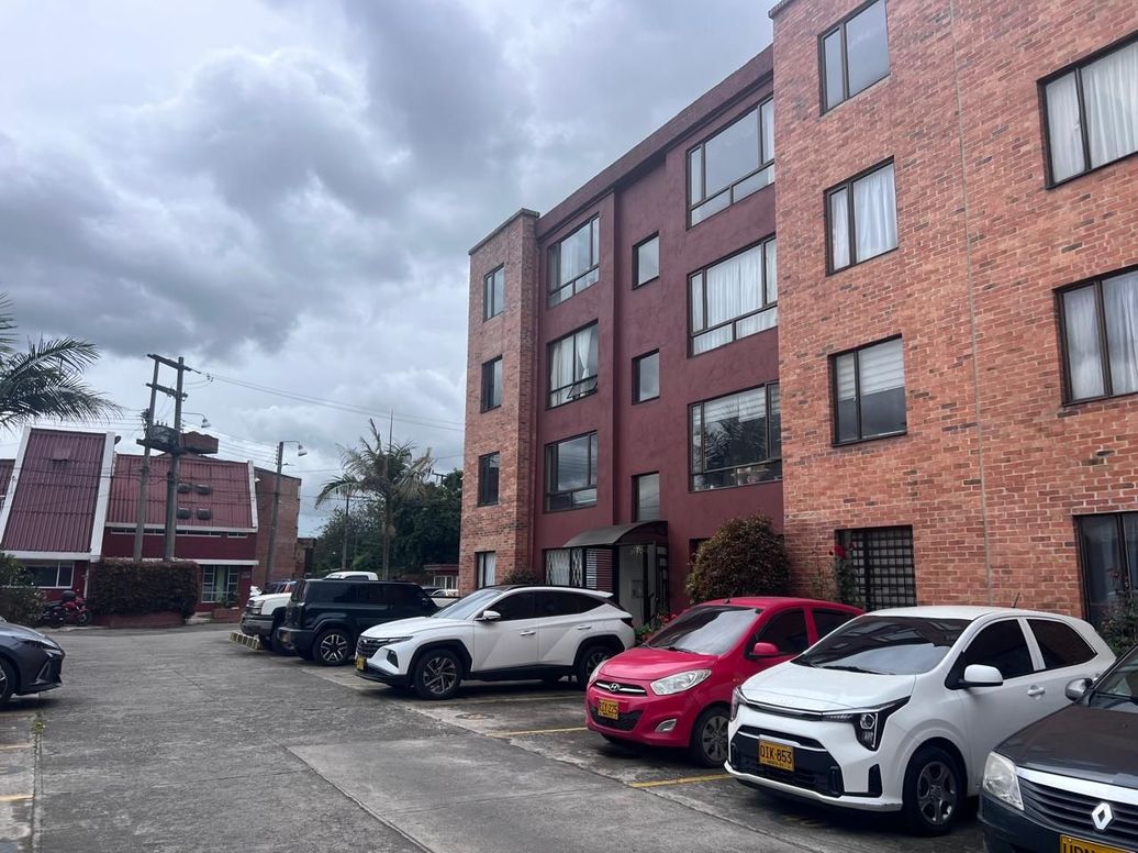 Apartamento de 3 alcobas en venta en Ruben Vallejo, Bogotá, 66 m² · foto 4 de 20