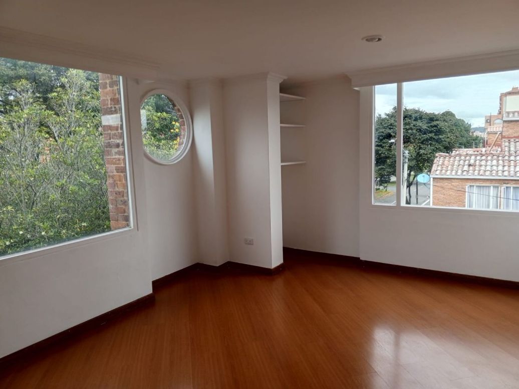 Apartamento de 2 alcobas en arriendo en Cedro Salazar, Bogotá, 60 m² · foto 2 de 8