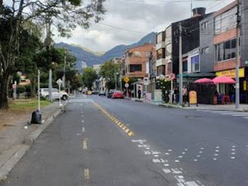 Casa de 5 alcobas en venta en Galerías, Bogotá, 295 m² · foto 5 de 7