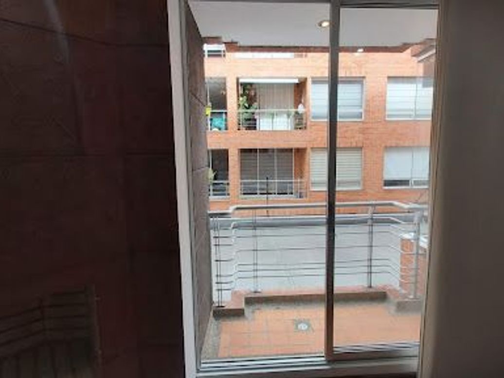 Apartamento de 2 alcobas en venta en El Batán, Bogotá, 53 m² · foto 7 de 19
