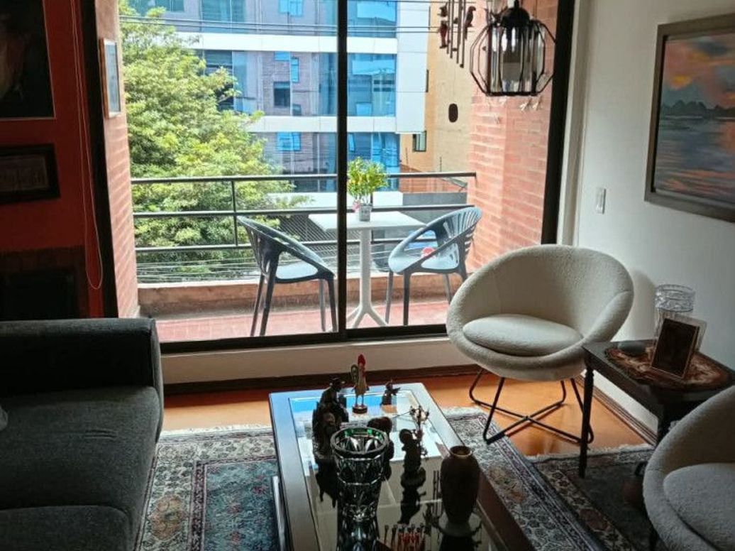 Apartamento de 2 alcobas en venta en Bella Suiza, Bogotá, 90 m² · foto 2 de 16