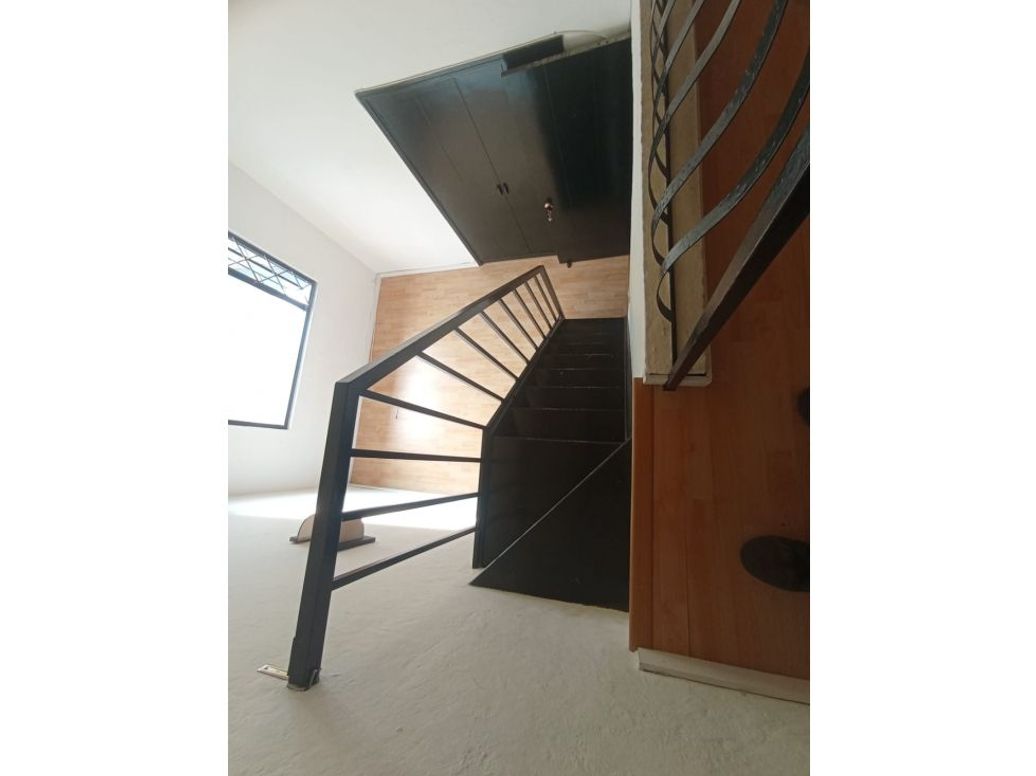 Casa de 3 alcobas en venta en Cedritos, Bogotá, 131 m² · foto 3 de 18