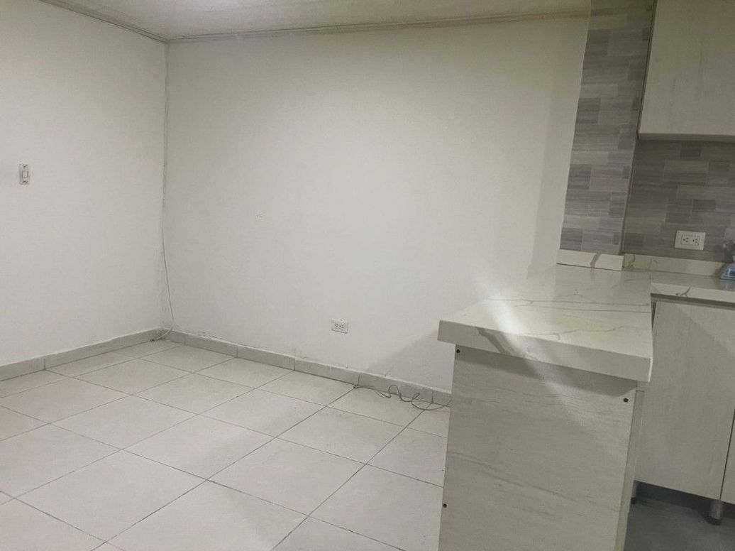 Casa de 15 alcobas en venta en Alcalá, Bogotá, 400 m² · foto 5 de 20