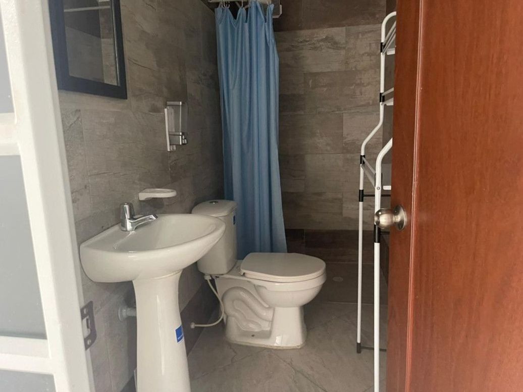 Casa de 15 alcobas en venta en Alcalá, Bogotá, 400 m² · foto 18 de 20