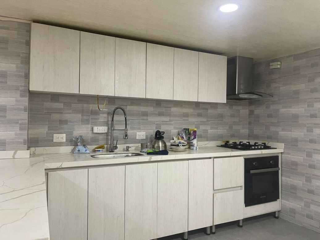 Casa de 15 alcobas en venta en Alcalá, Bogotá, 400 m² · foto 4 de 20