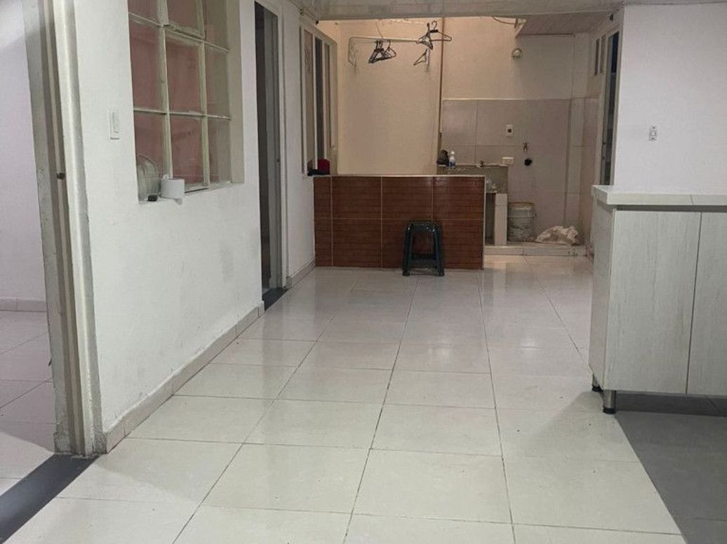 Casa de 15 alcobas en venta en Alcalá, Bogotá, 400 m² · foto 3 de 20