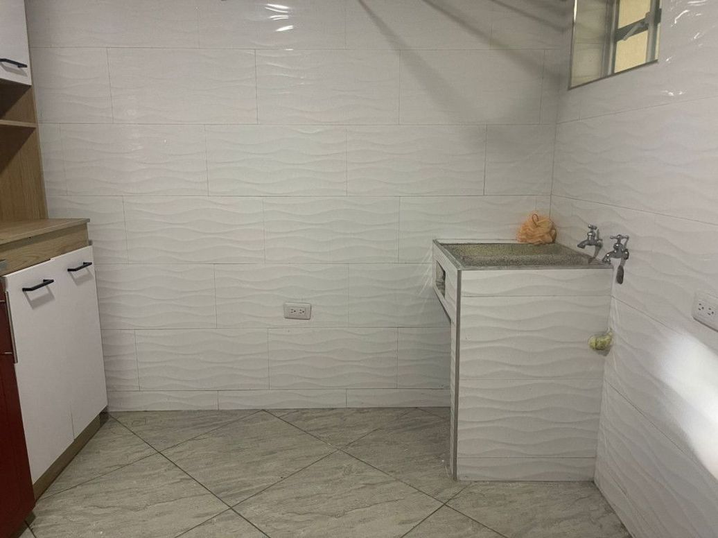 Casa de 15 alcobas en venta en Alcalá, Bogotá, 400 m² · foto 20 de 20