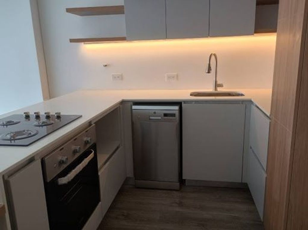 Apartamento de 1 alcoba en venta en Santa Barbara Oriental, Bogotá, 57 m² · foto 2 de 13