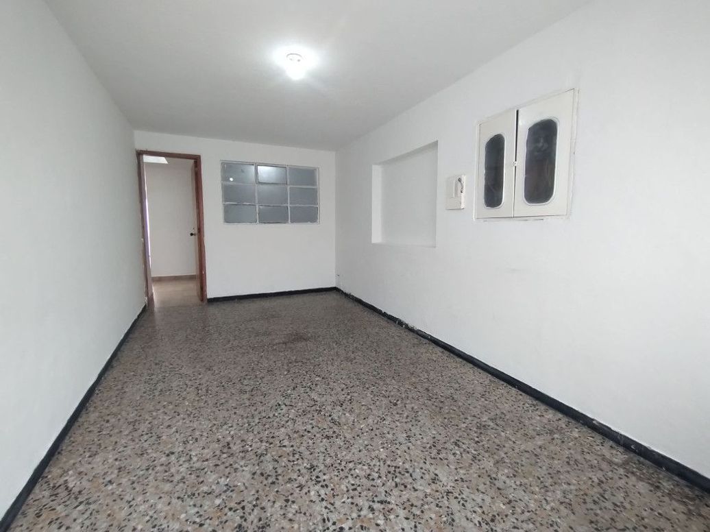 Casa de 5 alcobas en venta en Comuneros, Bogotá, 229 m² · foto 3 de 20