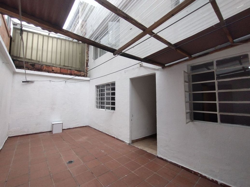 Casa de 5 alcobas en venta en Comuneros, Bogotá, 229 m² · foto 9 de 20