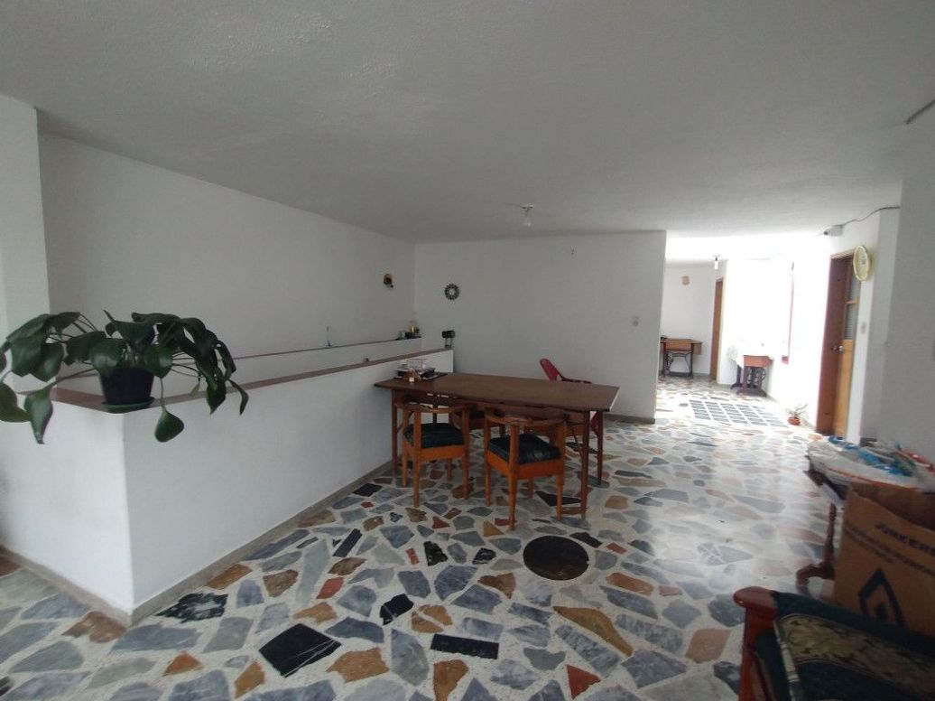 Casa de 5 alcobas en venta en Comuneros, Bogotá, 229 m² · foto 12 de 20
