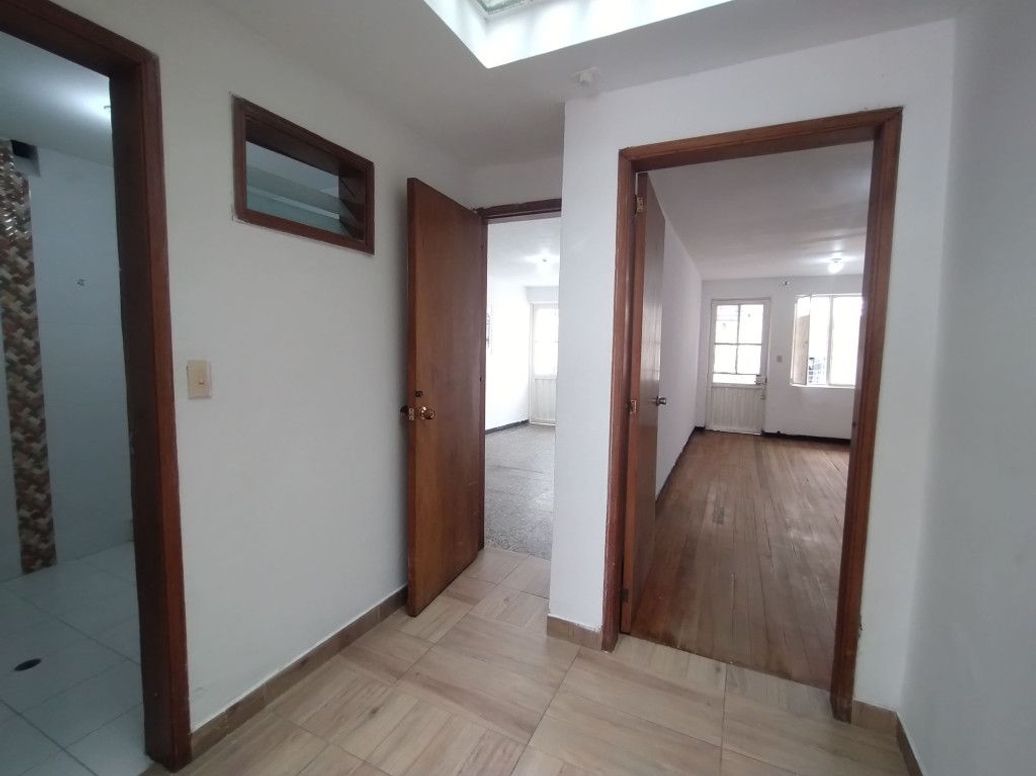 Casa de 5 alcobas en venta en Comuneros, Bogotá, 229 m² · foto 10 de 20