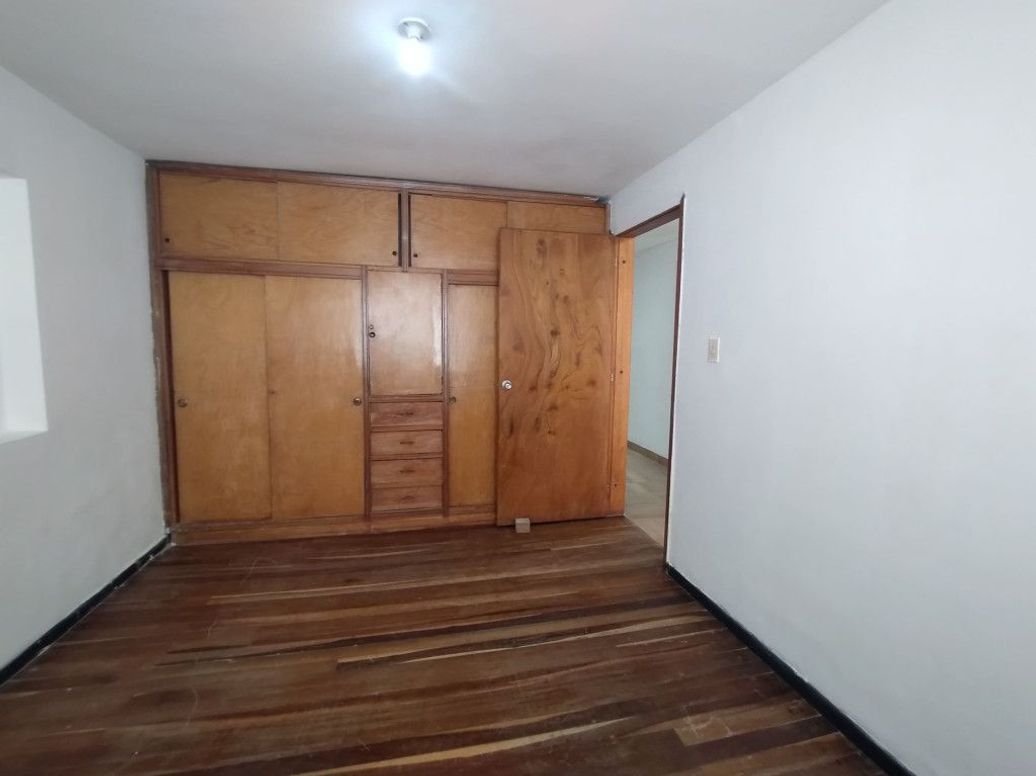 Casa de 5 alcobas en venta en Comuneros, Bogotá, 229 m² · foto 8 de 20