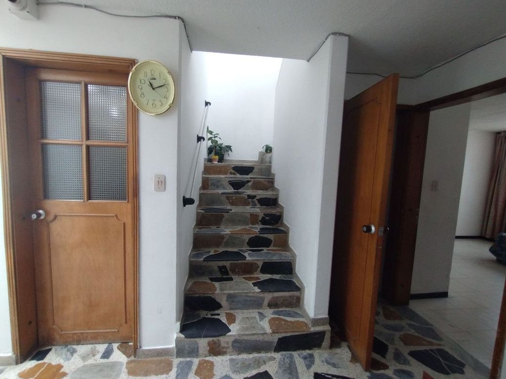 Casa de 5 alcobas en venta en Comuneros, Bogotá, 229 m² · foto 18 de 20