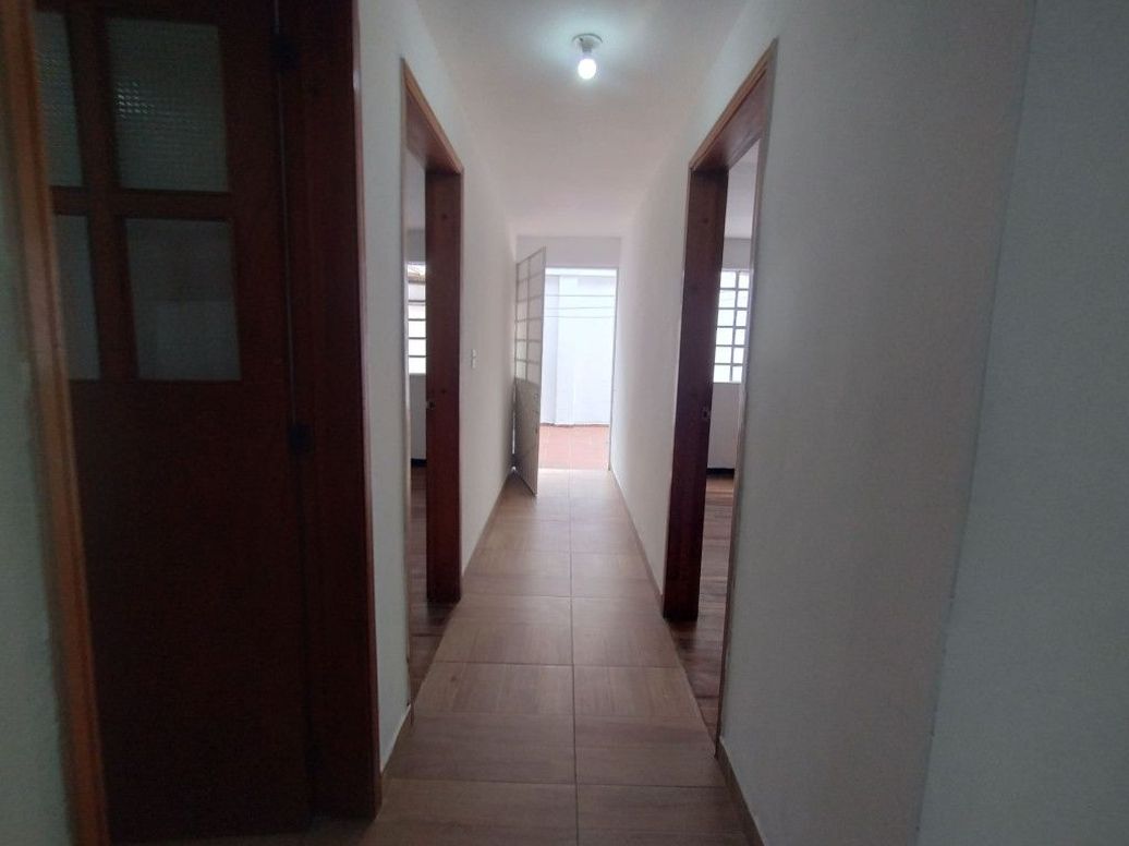 Casa de 5 alcobas en venta en Comuneros, Bogotá, 229 m² · foto 6 de 20