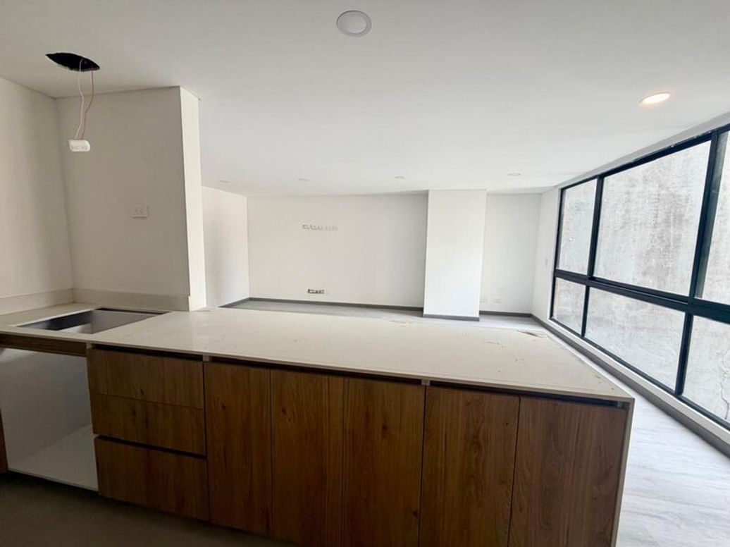 Apartamento de 2 alcobas en venta en Quinta Paredes, Bogotá, 84 m² · foto 2 de 11