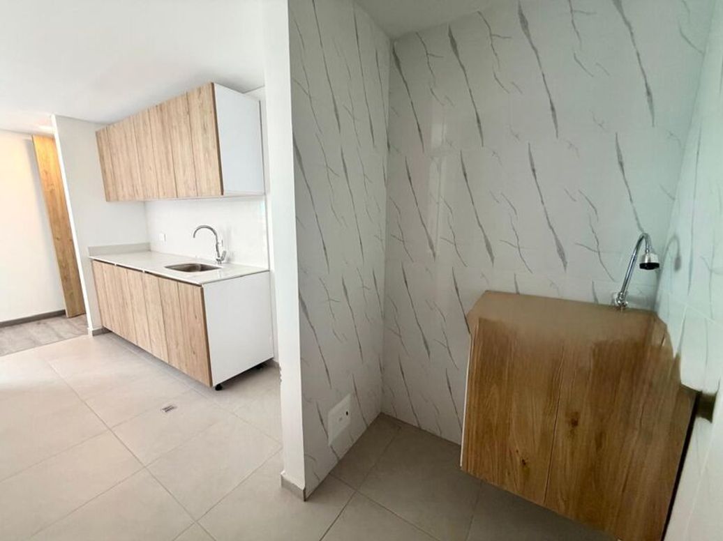 Apartamento de 2 alcobas en venta en Quinta Paredes, Bogotá, 84 m² · foto 3 de 11