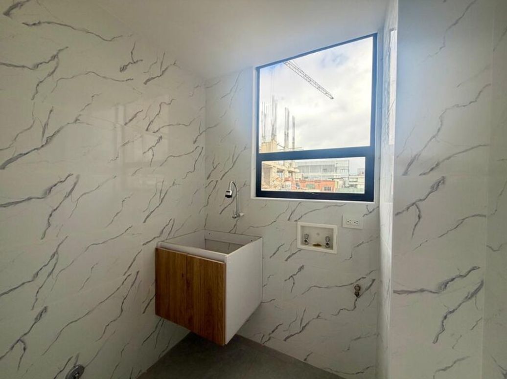 Apartamento de 2 alcobas en venta en Quinta Paredes, Bogotá, 73 m² · foto 10 de 12