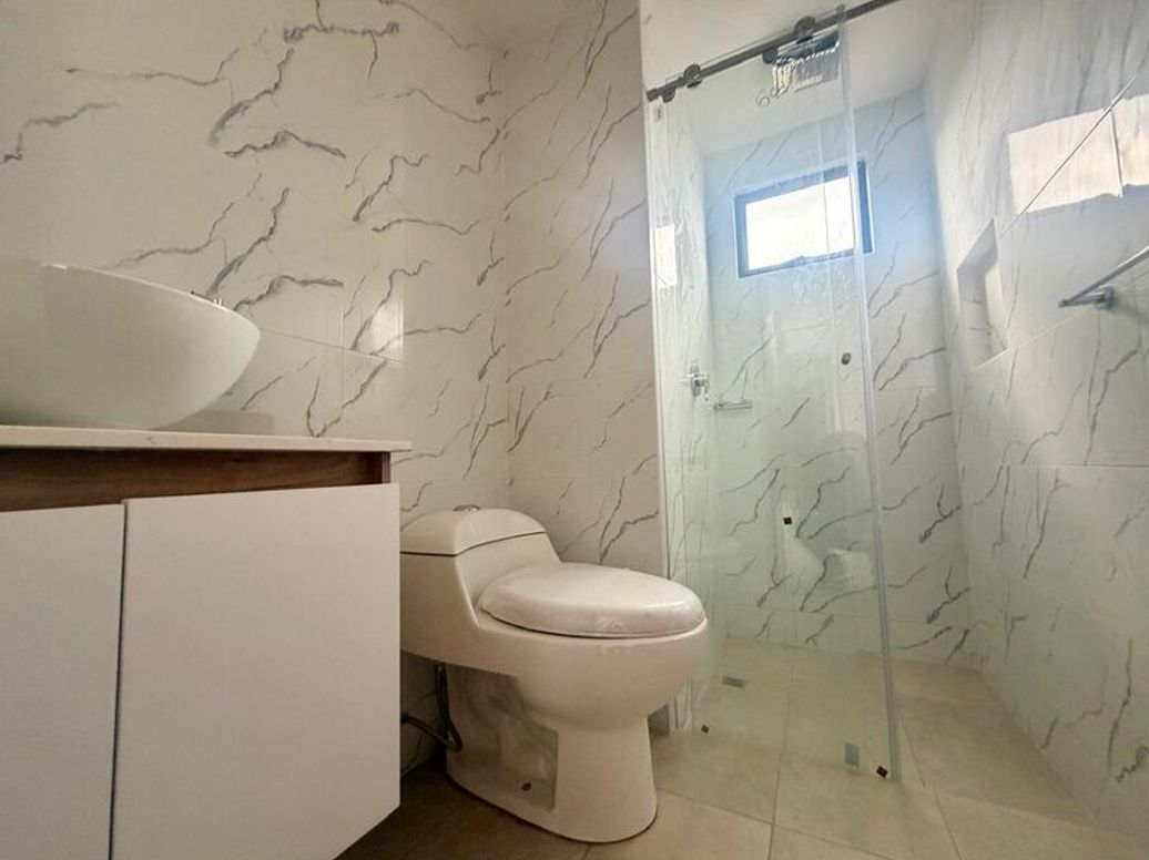 Apartamento de 2 alcobas en venta en Quinta Paredes, Bogotá, 73 m² · foto 9 de 12