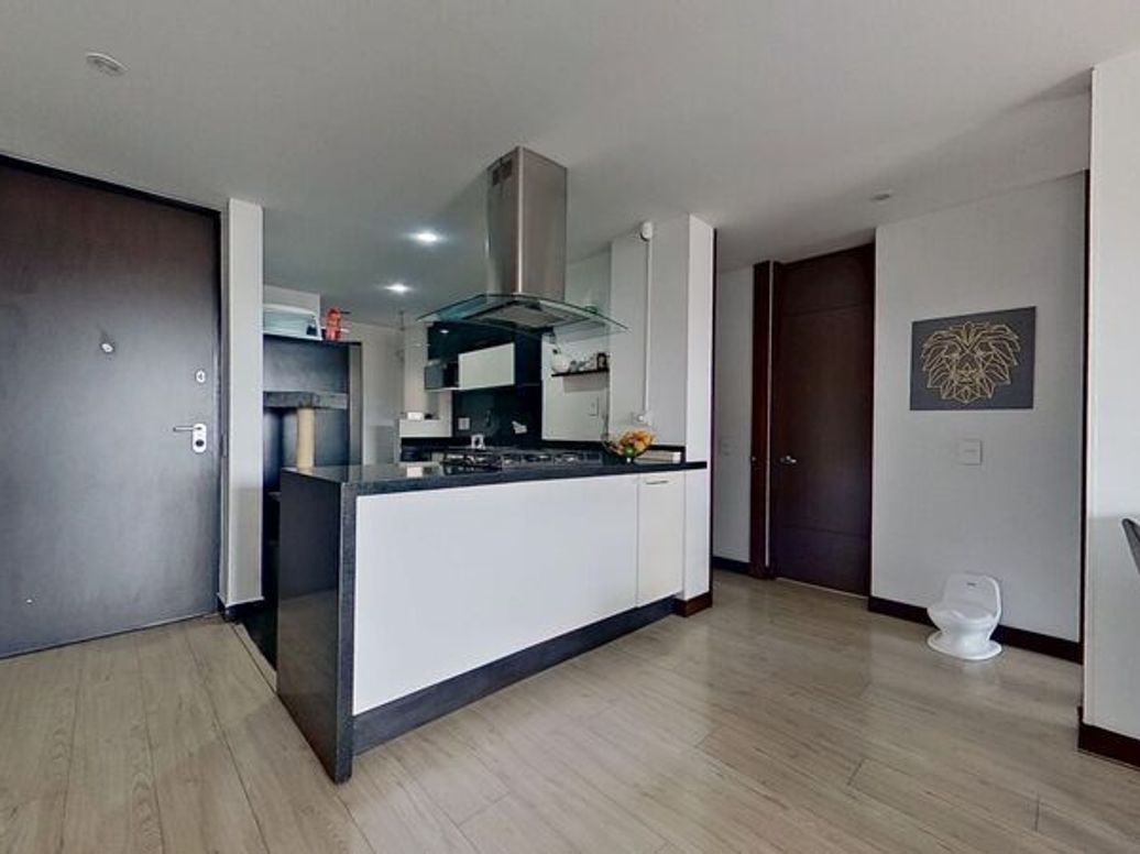 Apartamento de 2 alcobas en venta en Santa Barbara Central, Bogotá, 79 m² · foto 5 de 20