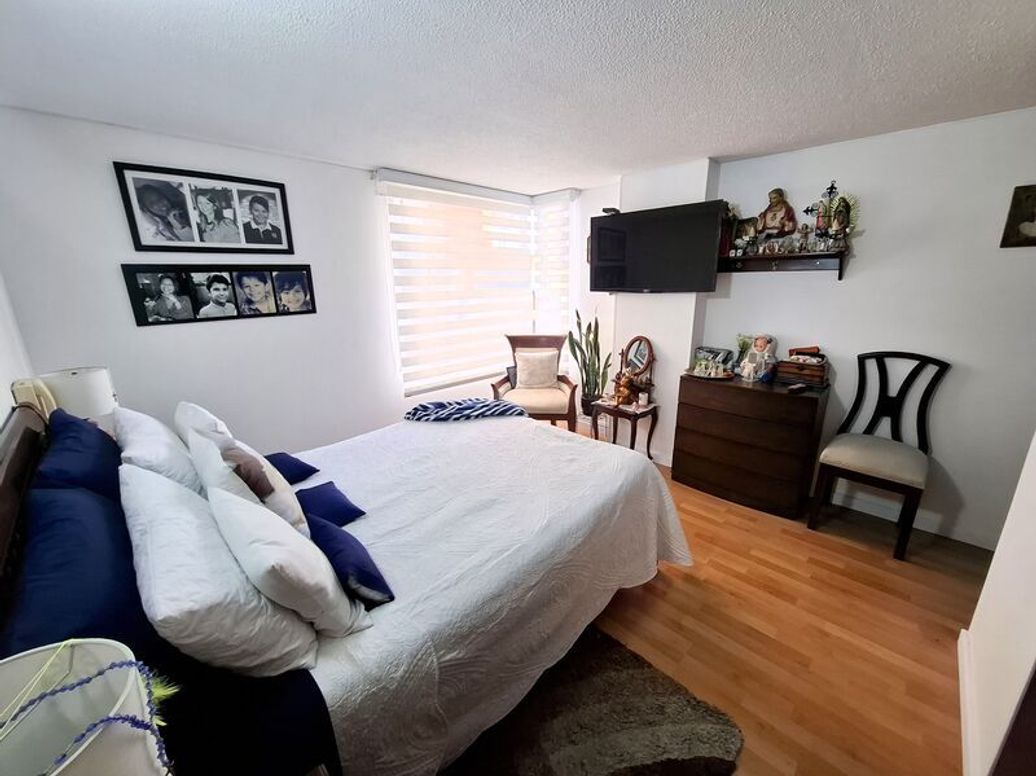 Apartamento de 3 alcobas en venta en Caobos Salazar, Bogotá, 68 m² · foto 2 de 20