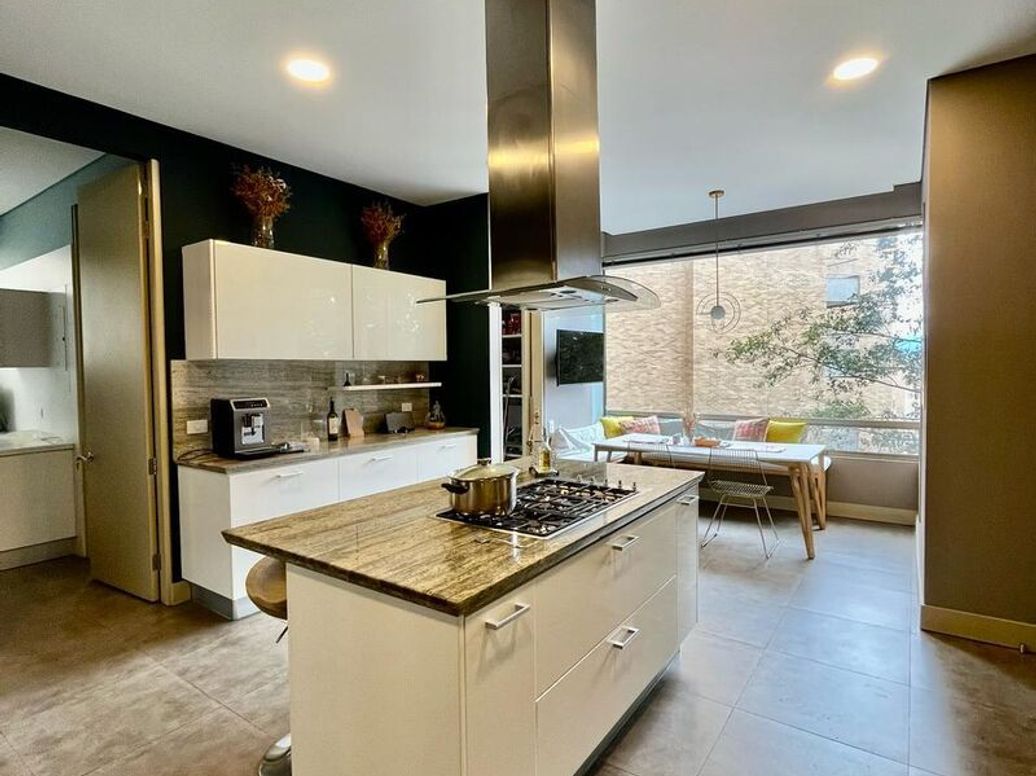 Apartamento de 4 alcobas en venta en Suba Naranjos, Bogotá, 415 m² · foto 2 de 20