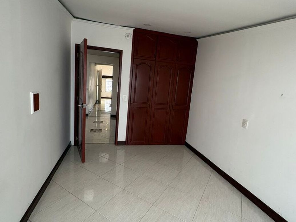 Casa de 4 alcobas en venta en Modelia, Bogotá, 306 m² · foto 16 de 20