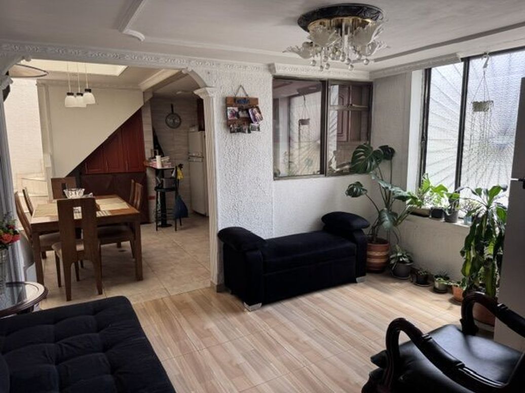 Casa de 4 alcobas en venta en Villa Alsacia 2, Bogotá, 240 m² · foto 8 de 20