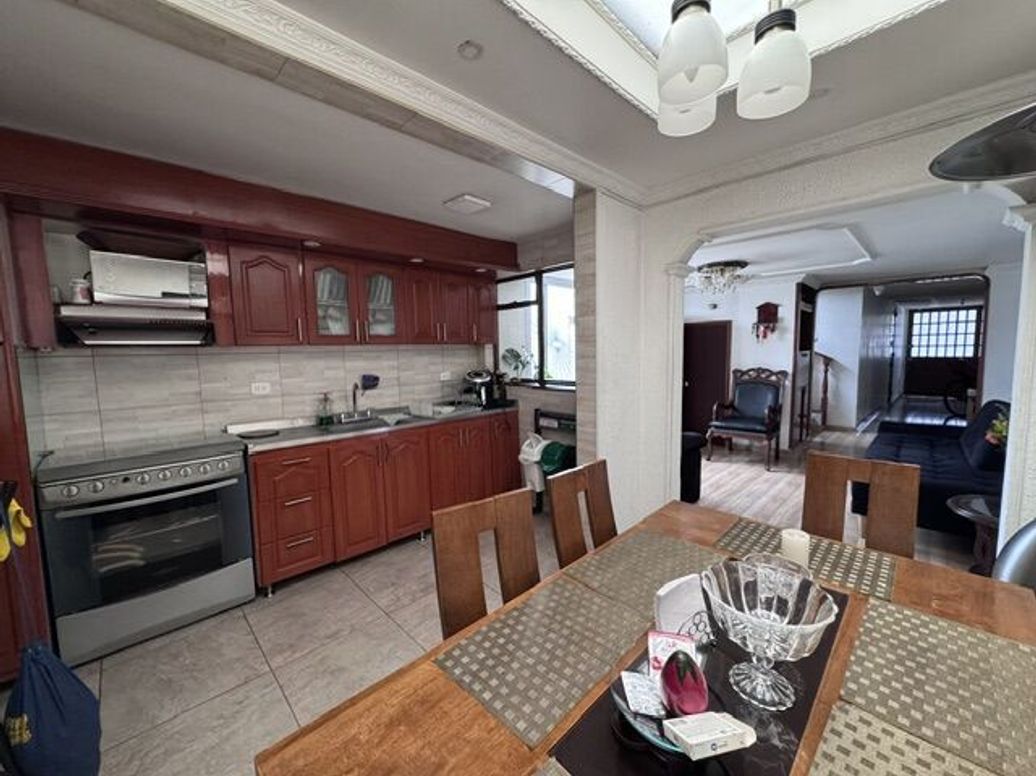 Casa de 4 alcobas en venta en Villa Alsacia 2, Bogotá, 240 m² · foto 11 de 20