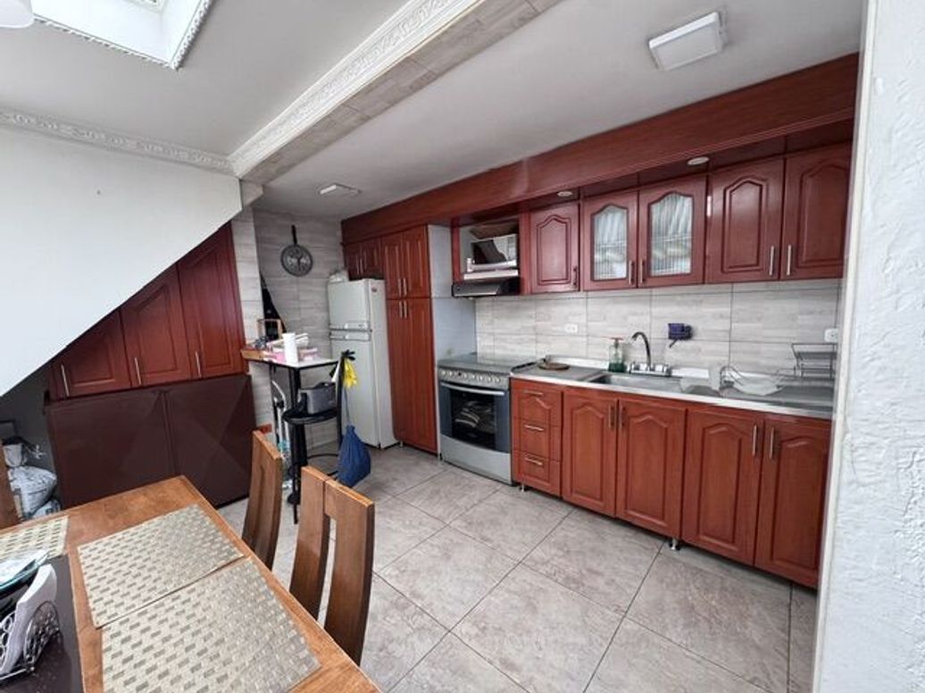 Casa de 4 alcobas en venta en Villa Alsacia 2, Bogotá, 240 m² · foto 9 de 20