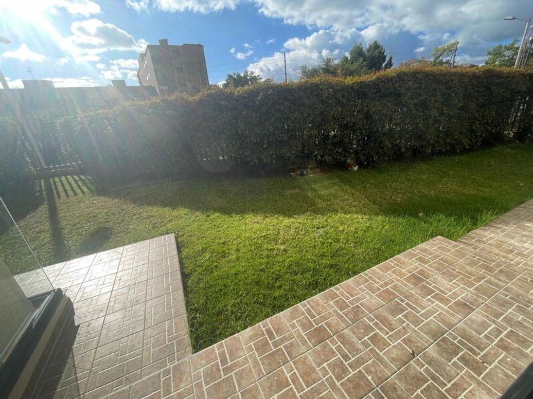Casa de 4 alcobas en venta en A.S.D., Bogotá, 269 m² · foto 2 de 20