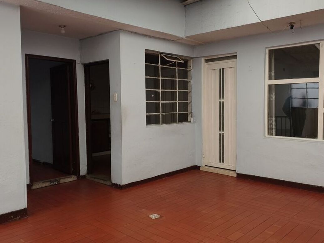 Casa de 5 alcobas en venta en Los Andes, Bogotá, 180 m² · foto 3 de 11