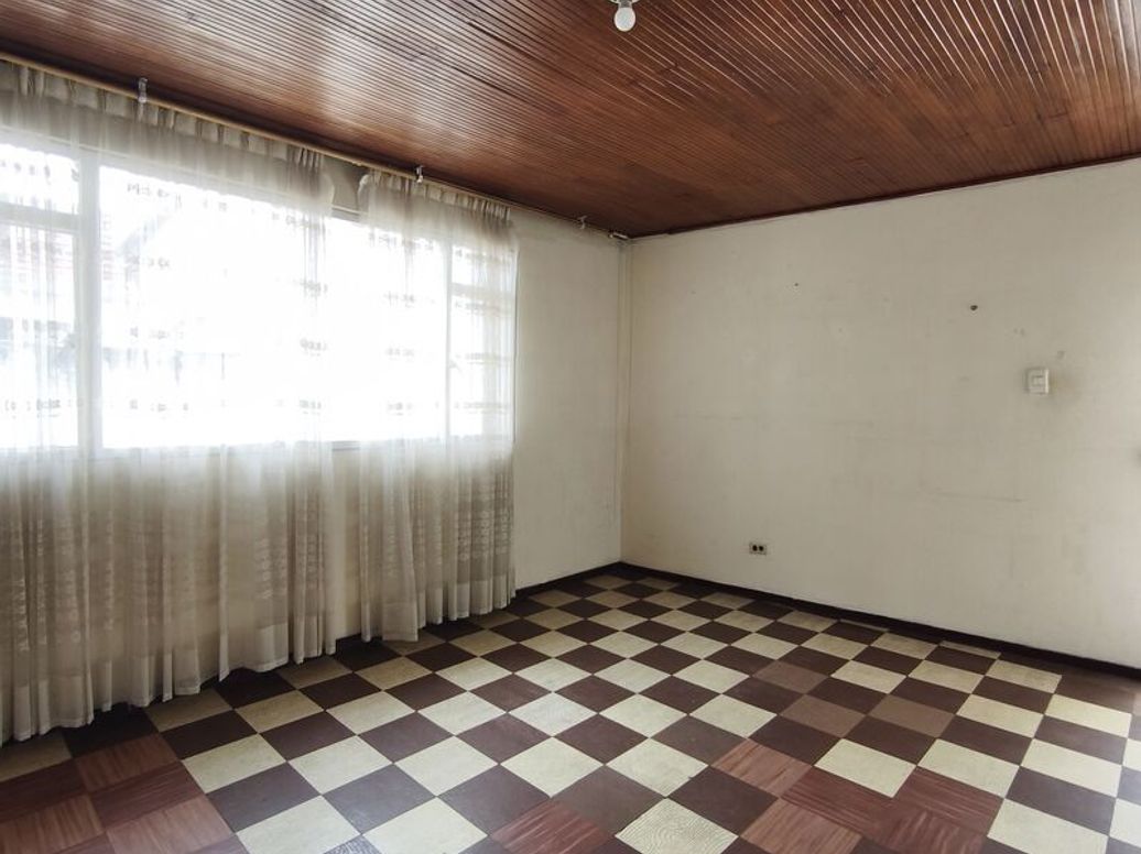 Casa de 5 alcobas en venta en Los Andes, Bogotá, 180 m² · foto 6 de 11