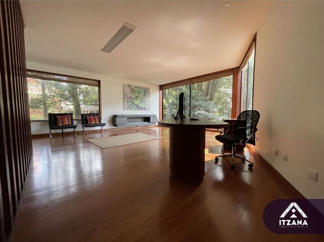 Casa de 7 alcobas en venta en La Macarena, Bogotá, 485 m² · foto 18 de 19
