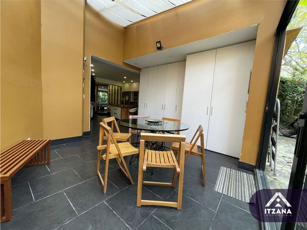 Casa de 7 alcobas en venta en La Macarena, Bogotá, 485 m² · foto 12 de 19