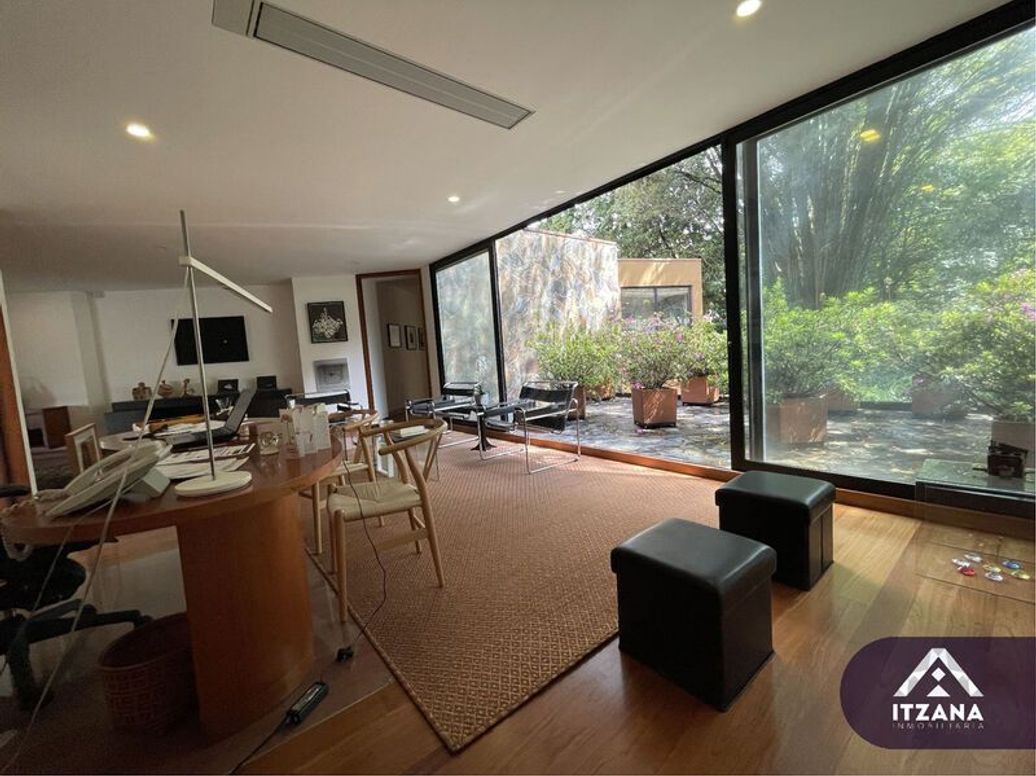 Casa de 7 alcobas en venta en La Macarena, Bogotá, 485 m² · foto 16 de 19