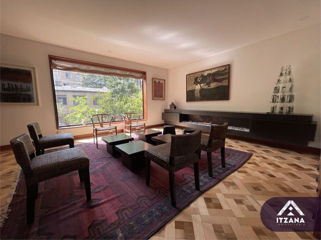 Casa de 7 alcobas en venta en La Macarena, Bogotá, 485 m² · foto 6 de 19