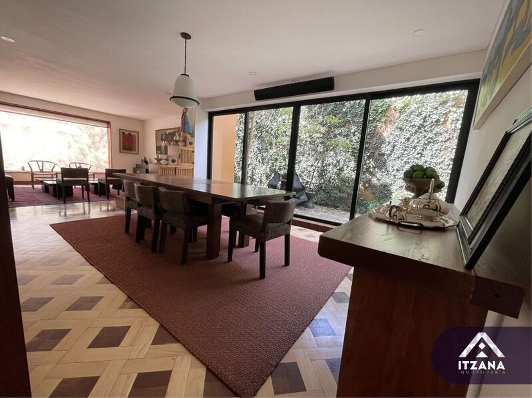 Casa de 7 alcobas en venta en La Macarena, Bogotá, 485 m² · foto 7 de 19