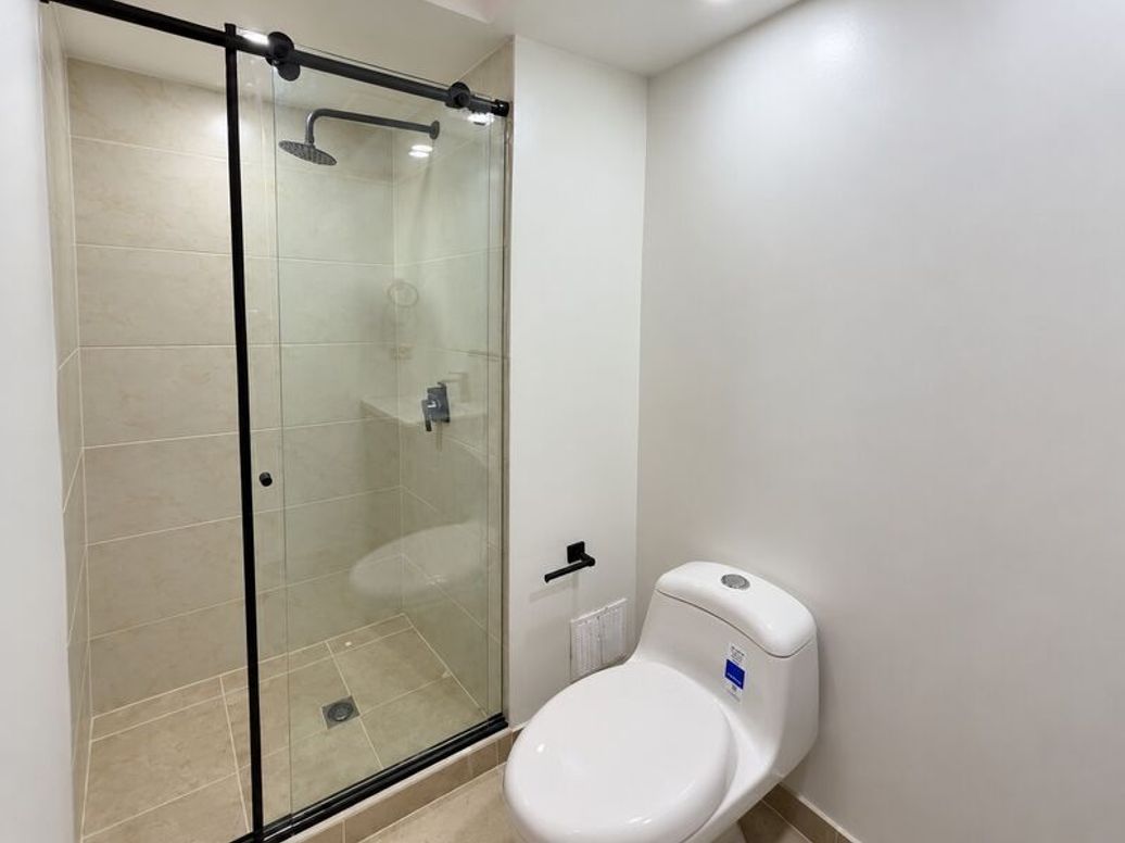 Apartamento de 3 alcobas en venta en Usaquén, Bogotá, 43 m² · foto 2 de 12