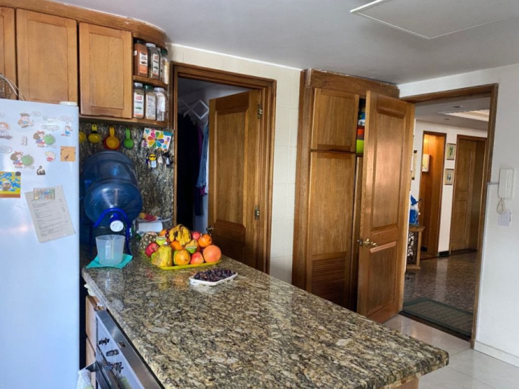 Apartamento de 4 alcobas en venta en El Refugio, Bogotá, 296 m² · foto 5 de 20