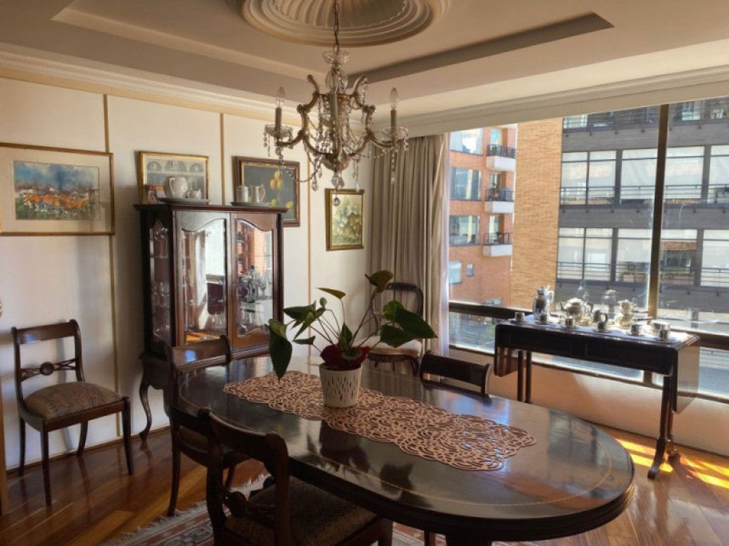Apartamento de 4 alcobas en venta en El Refugio, Bogotá, 296 m² · foto 3 de 20