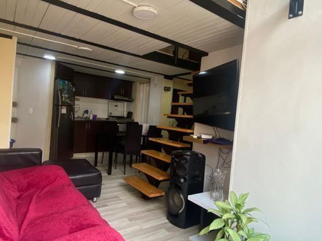 Apartamento de 3 alcobas en venta en Ub. Castilla Real, Bogotá, 32 m² · foto 2 de 6